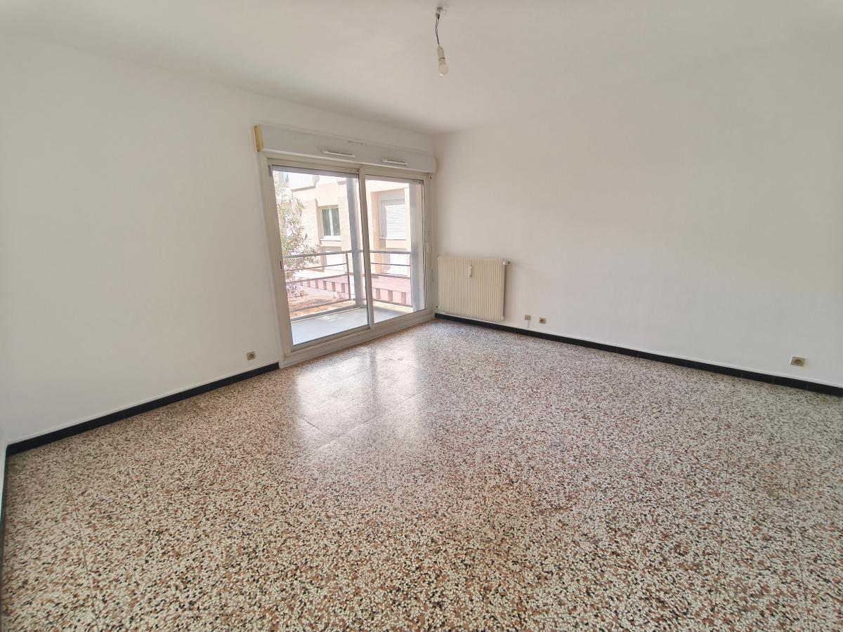 
																																							5 pièces - 
																																						RDC - 91m² - 300 000 € - Photo #3
