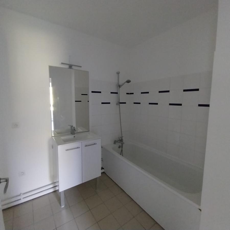 
																			3 pièces - 
																		3ème étage - 69m² - 179 000 € - Photo #7