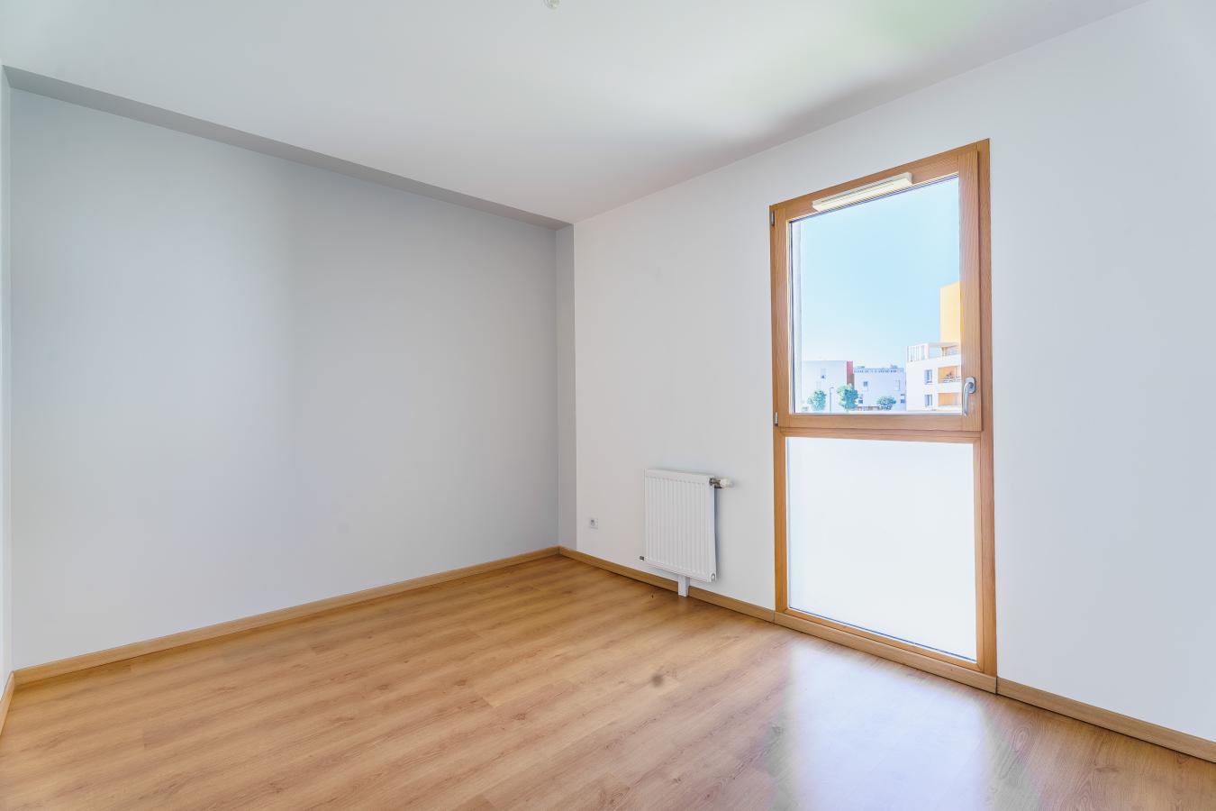 
																																							4 pièces - 
																																						RDC - 92m² - 1 300,53 € - Photo #5