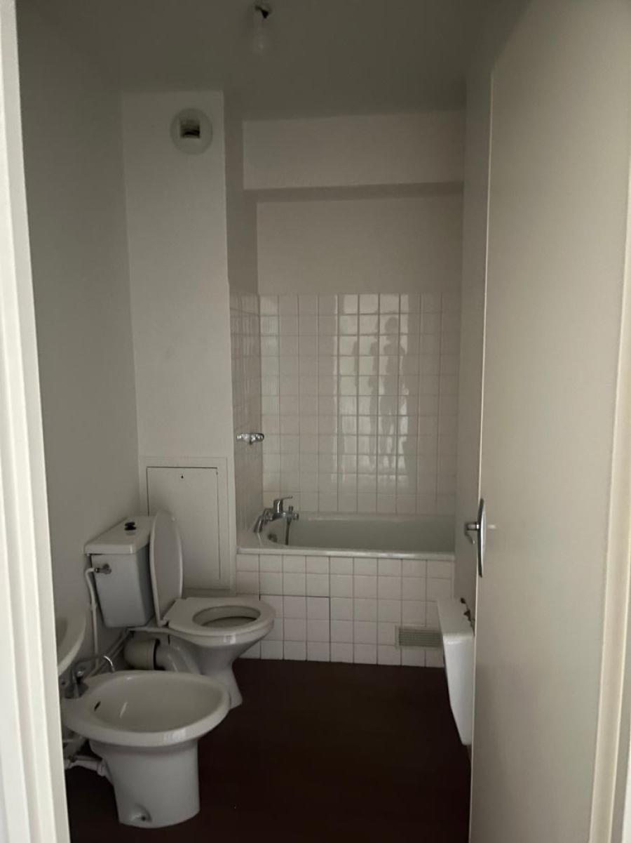 
																			1 pièce – 
																		1er étage – 27m² - 50 000 € - Photo #8