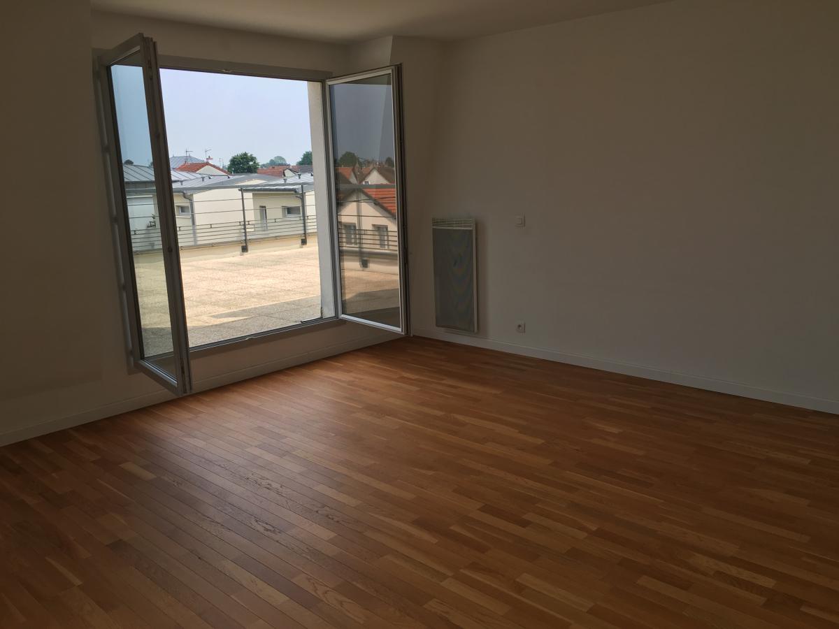 
																																							3 pièces - 
																																						3ème étage - 75m² - 1 575,62 € - Photo #1