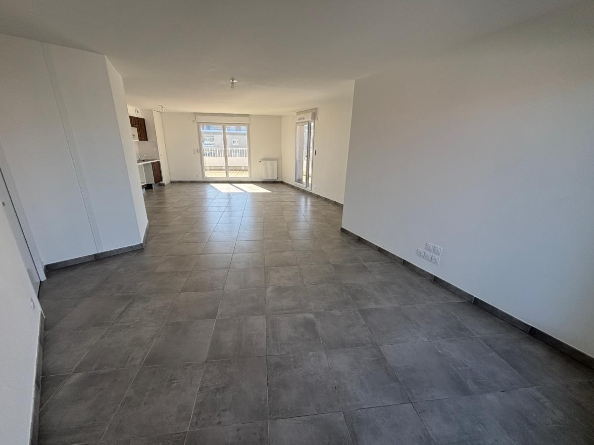 
																																							5 pièces - 
																																						3ème étage - 119m² - 1 117,69 € - Photo #3