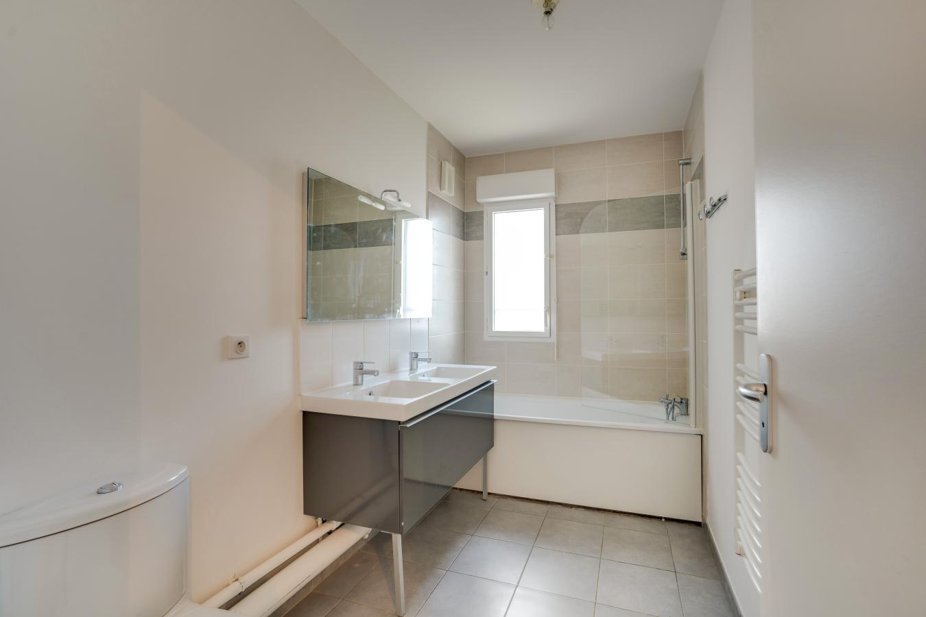 5 pièces - 5ème étage - 102m² - 1 094,55 € - Photo #1