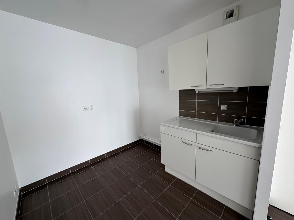 2 pièces - 3ème étage - 45m² - 614,20 € - Photo #3