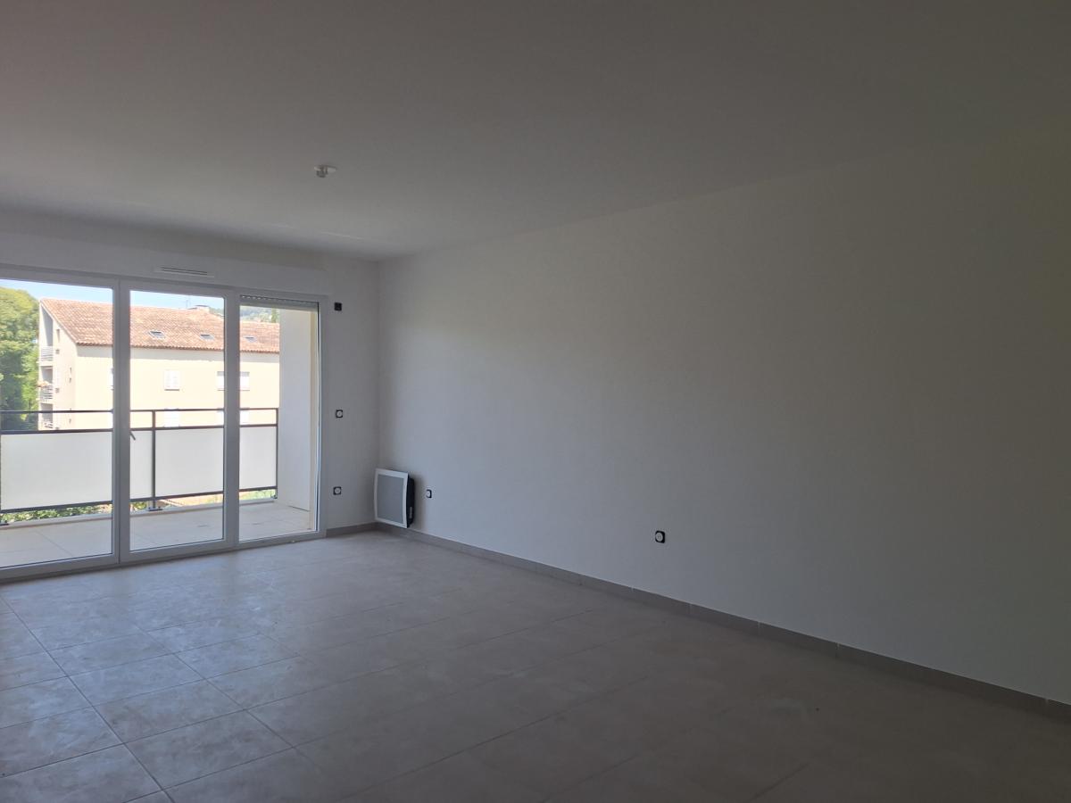 
																																							3 pièces - 
																																						2ème étage - 68m² - 916,72 € - Photo #4