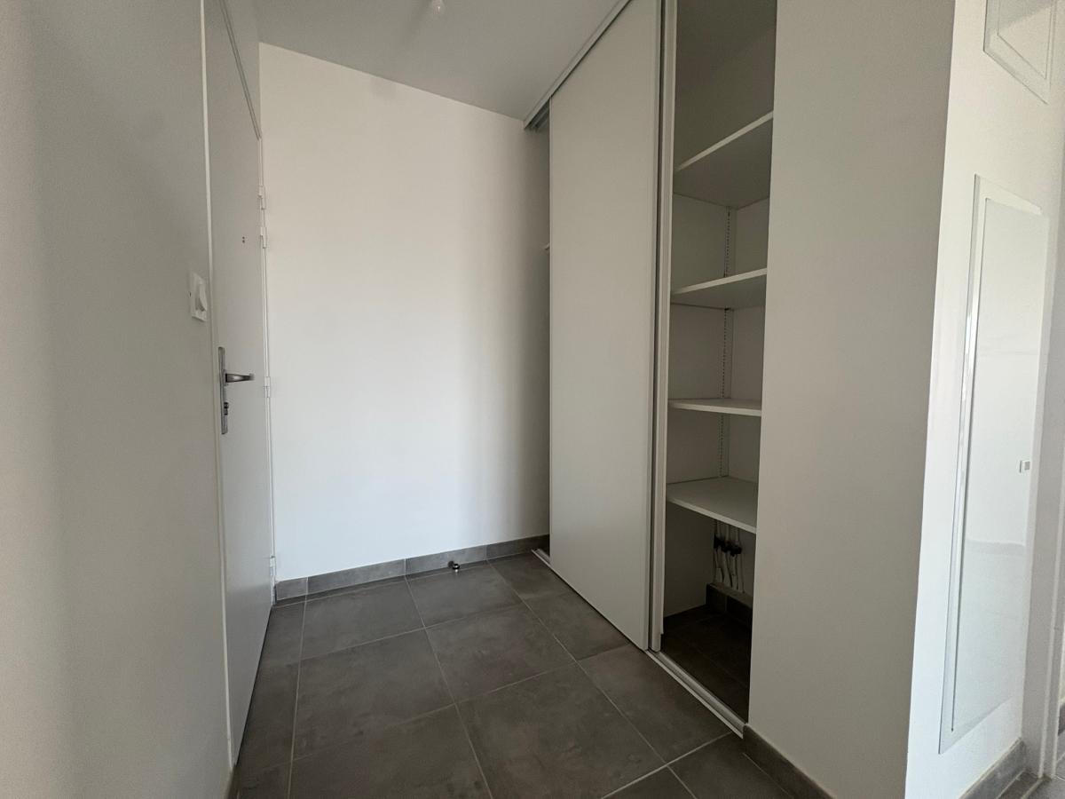 
																																							3 pièces - 
																																						2ème étage - 66m² - 806,13 € - Photo #6