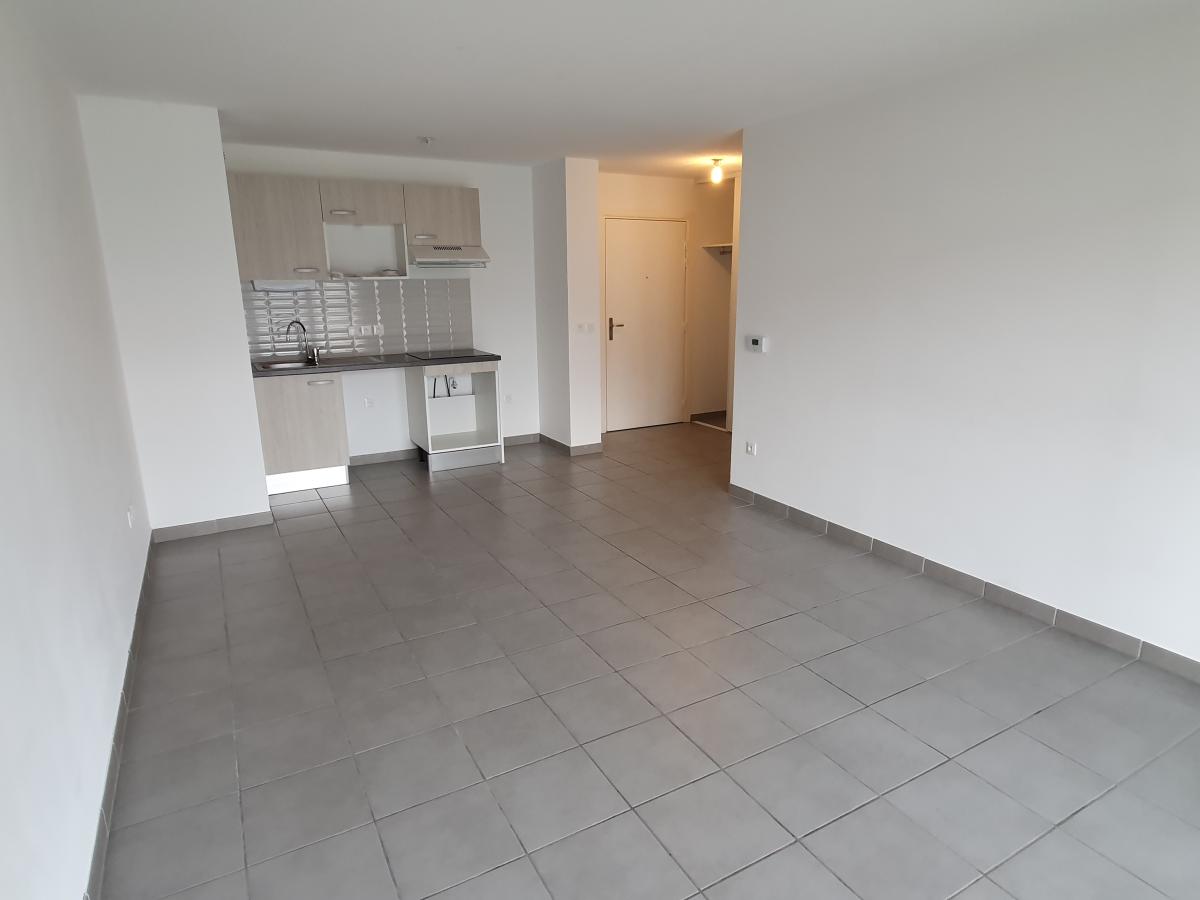 
																																							3 pièces - 
																																						1er étage - 59m² - 721,62 € - Photo #2