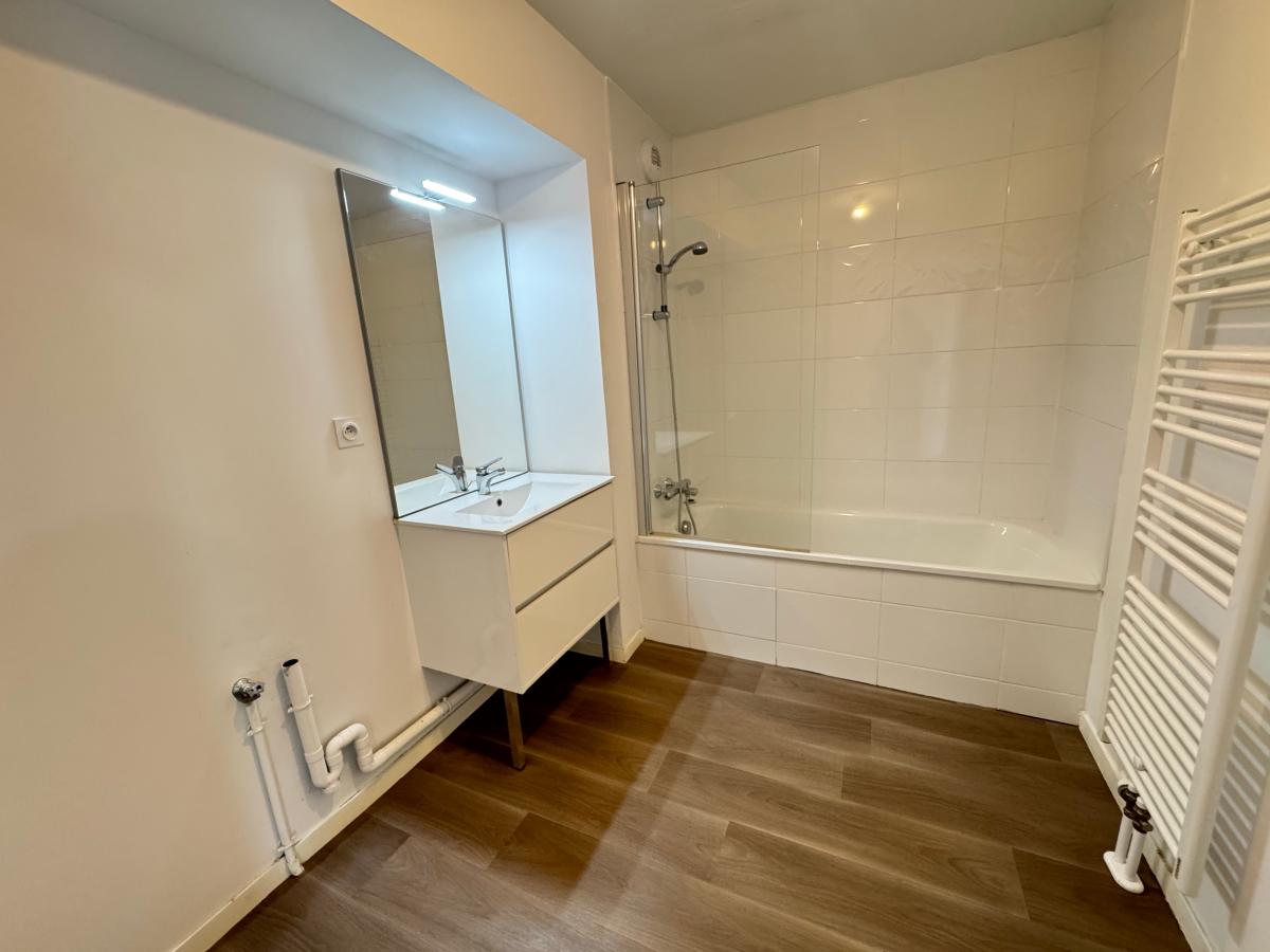 
																																							3 pièces - 
																																						1er étage - 62m² - 719,90 € - Photo #2