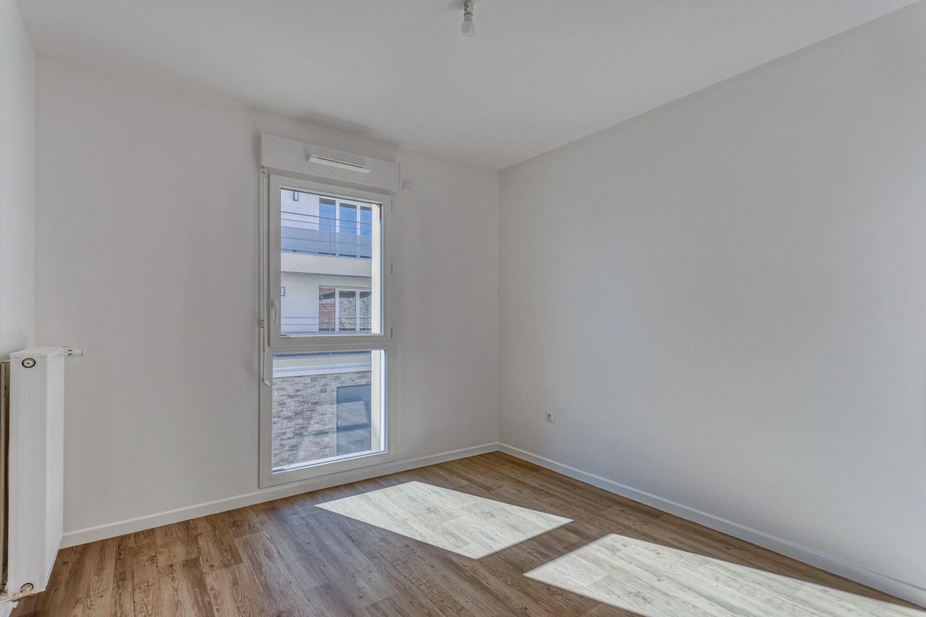 
																																							6 pièces - 
																																						RDC - 134m² - 1 781,26 € - Photo #1