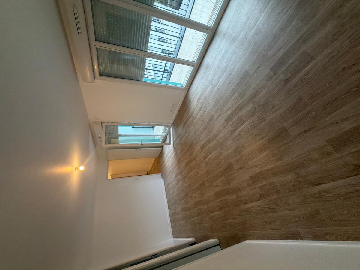 5 pièces - 2ème étage - 99m² - 1 763,43 € - Photo #5