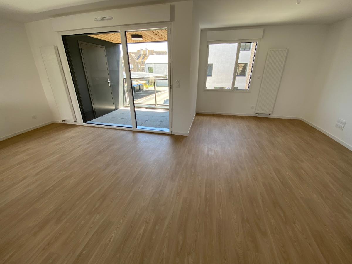 
																			4 pièces - 
																		1er étage - 87m² - 1 119,92 € - Photo #3