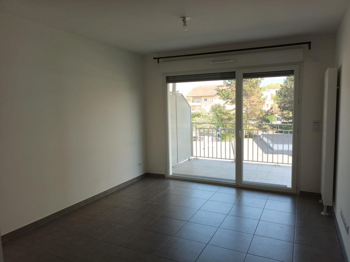 2 pièces - 1er étage - 38m² - 802,82 € - Photo #0