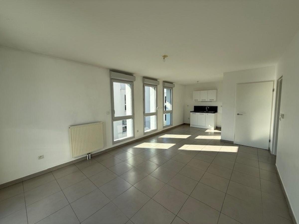 
																			3 pièces - 
																		2ème étage - 66m² - 998,44 € - Photo #1