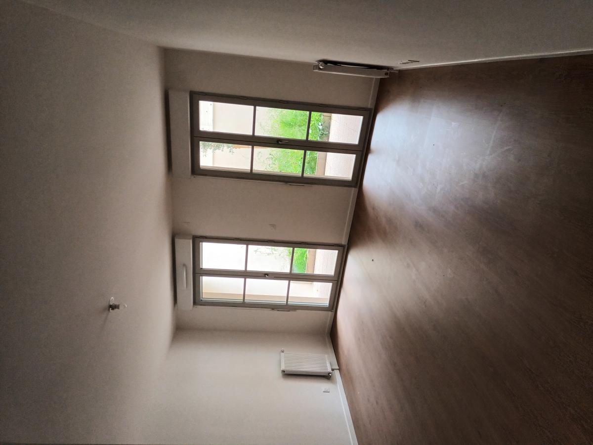 
																			1 pièce - 
																		RDC - 35m² - 1 044,87 € - Photo #0