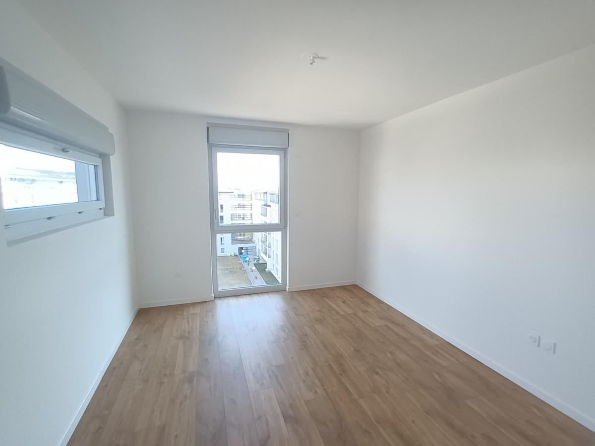 
																			4 pièces - 
																		5ème étage - 88m² - 1 155,96 € - Photo #7