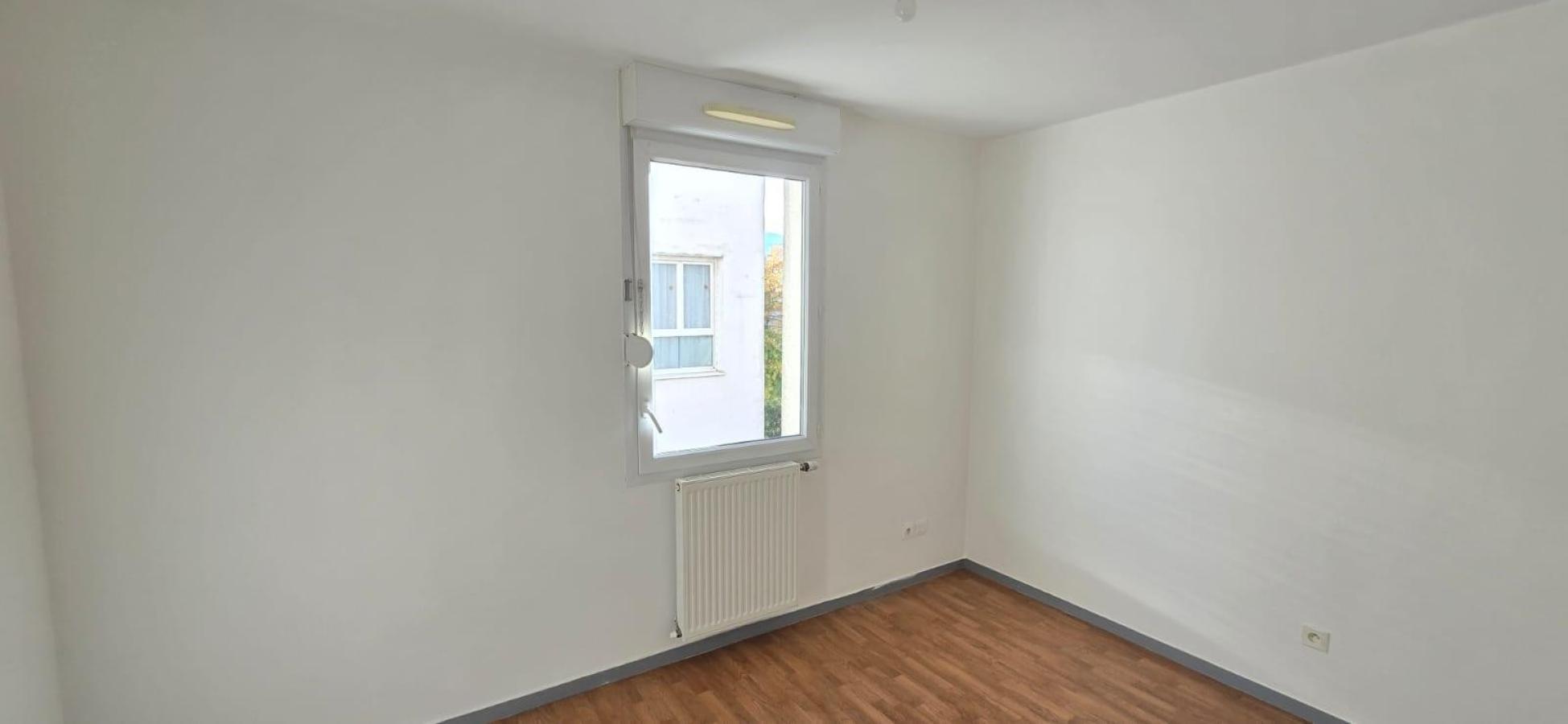 4 pièces - 2ème étage - 80m² - 1 088,35 € - Photo #4