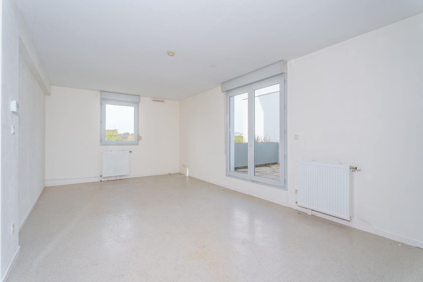
																																							5 pièces - 
																																						2ème étage - 115m² - 211 300 € - Photo #2