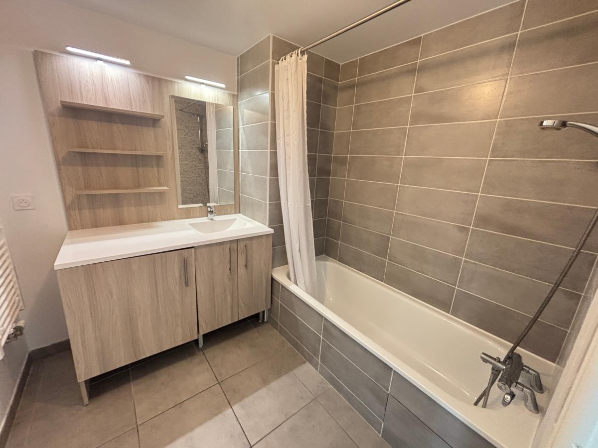 
																																							4 pièces - 
																																						5ème étage - 85m² - 1 089,00 € - Photo #5