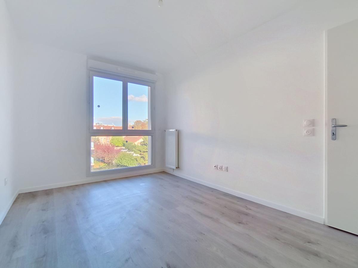 2 pièces - 3ème étage - 43m² - 887,83 € - Photo #2