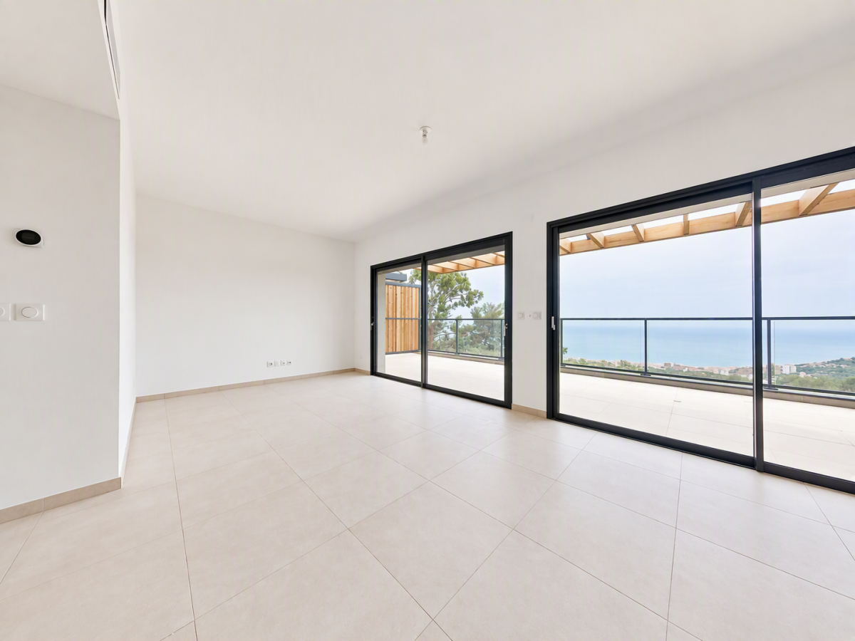 
																																							4 pièces - 
																																						RDC - 95m² - 3 191,95 € - Photo #2