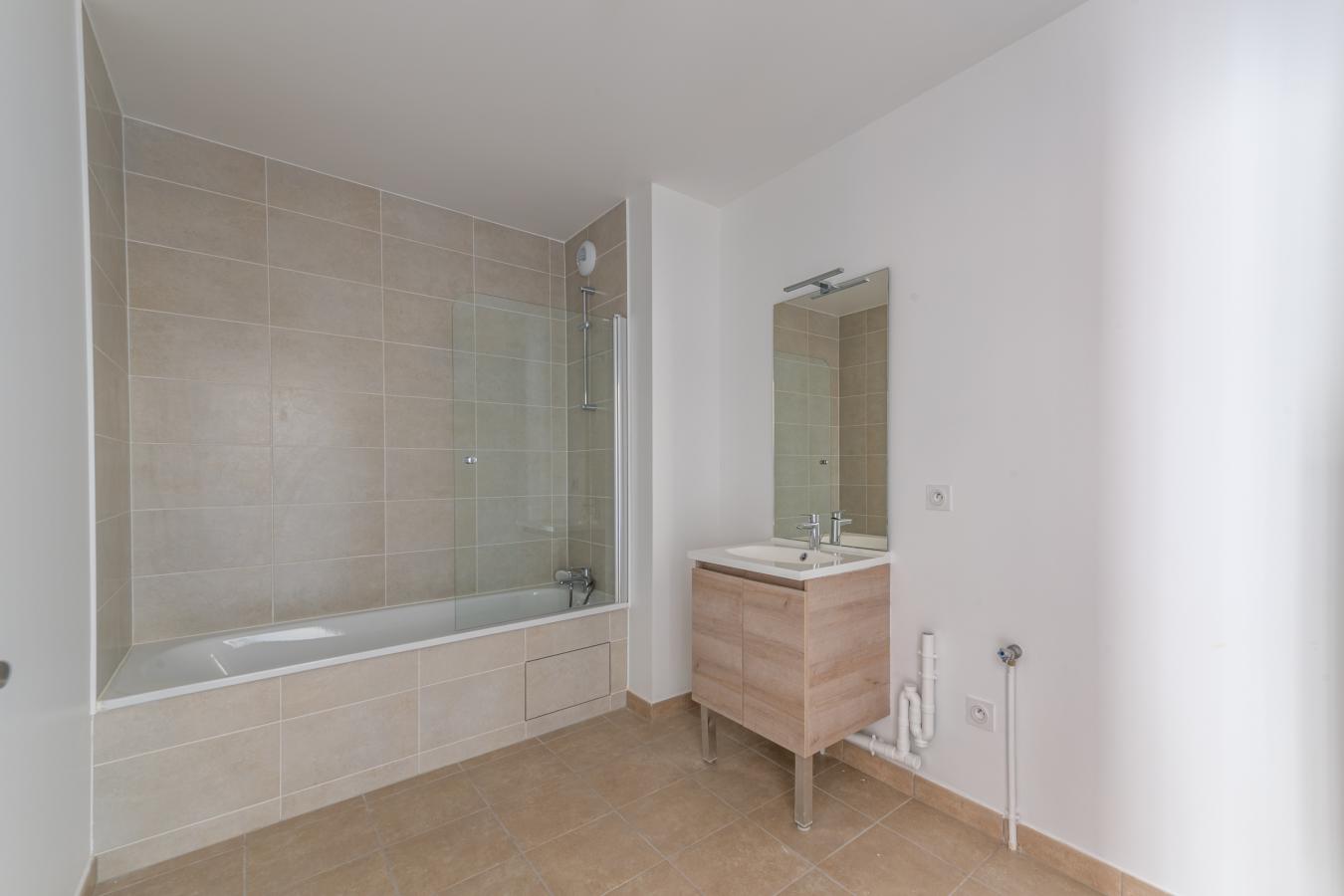 
																																							4 pièces - 
																																						2ème étage - 82m² - 1 379,05 € - Photo #5