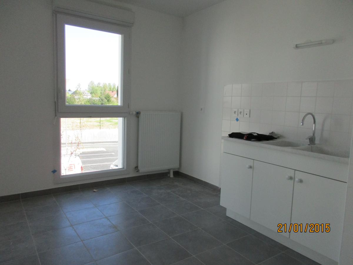 3 pièces - 3ème étage - 66m² - 963,90 € - Photo #2