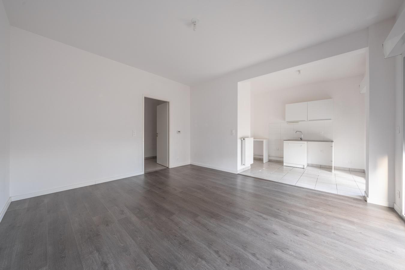 3 pièces - 6ème étage - 64m² - 986,57 € - Photo #2