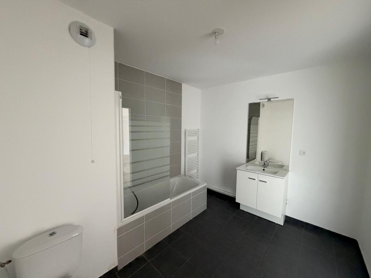 
																																							2 pièces - 
																																						2ème étage - 48m² - 678,27 € - Photo #5
