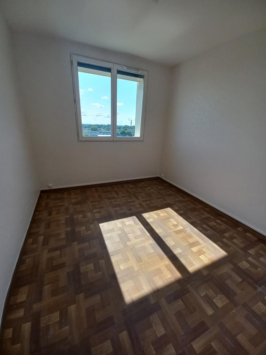 
																			4 pièces - 
																		9ème étage - 71m² - 877,43 € - Photo #2