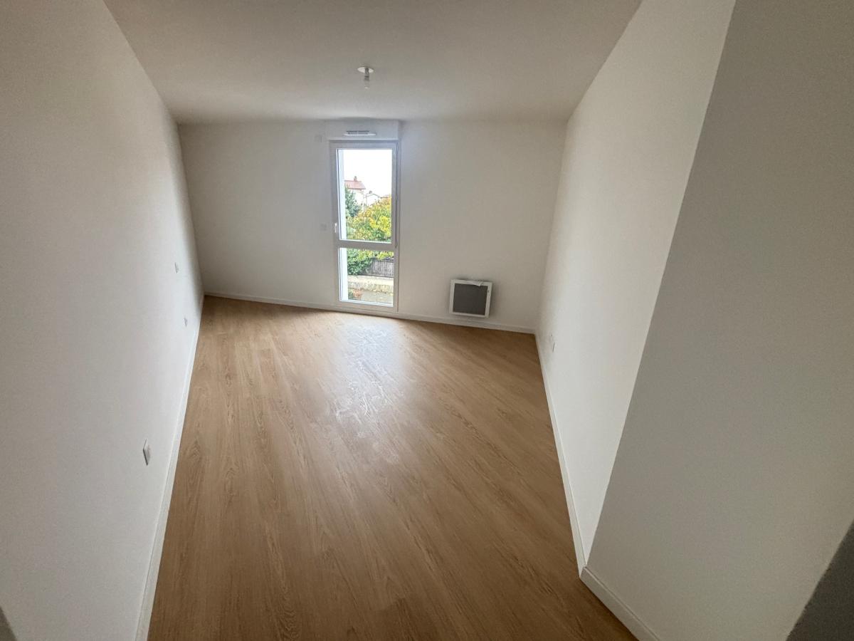
																			3 pièces - 
																		1er étage - 73m² - 778,60 € - Photo #6