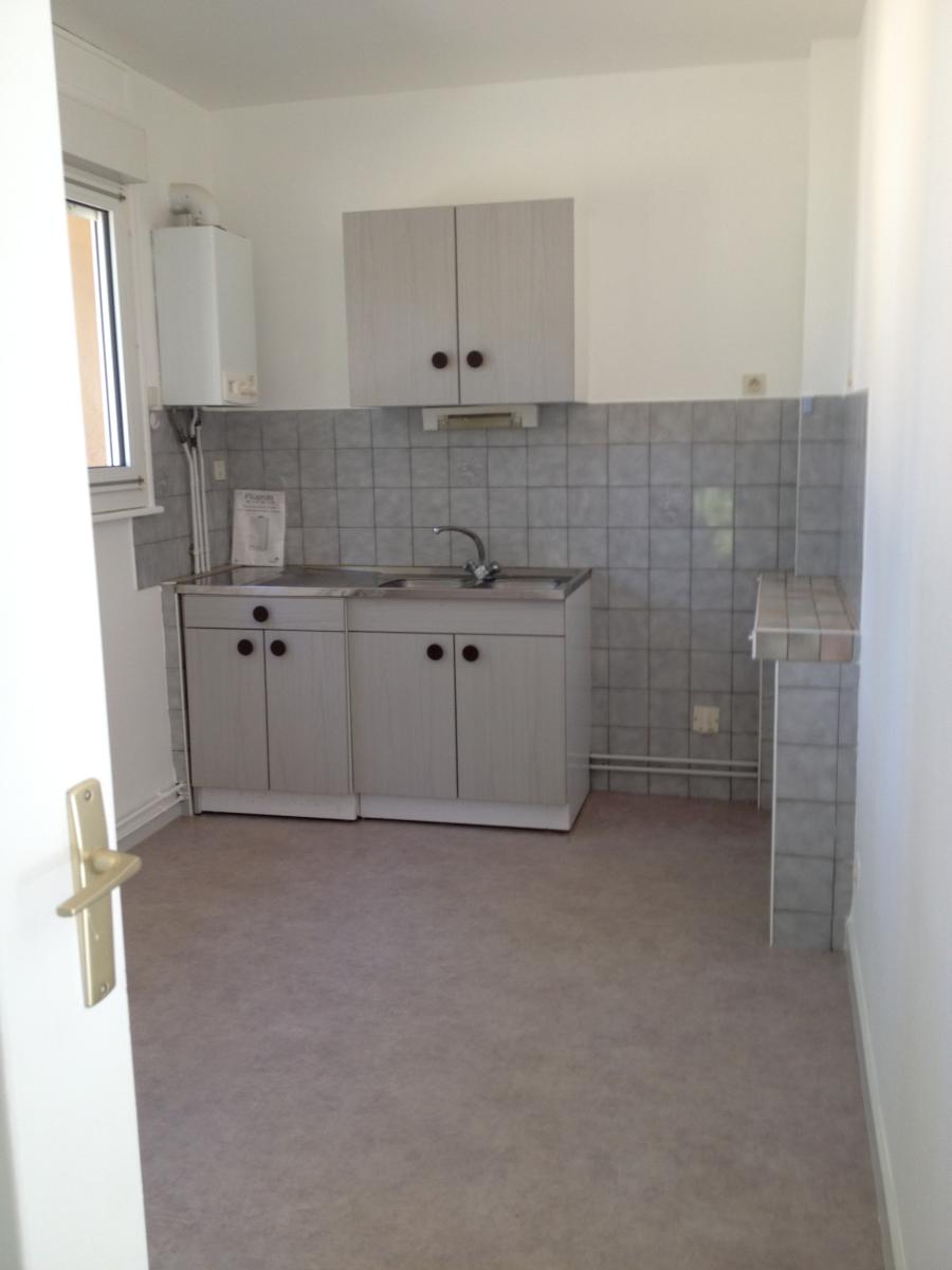 3 pièces - 1er étage - 61m² - 505,16 € - Photo #3