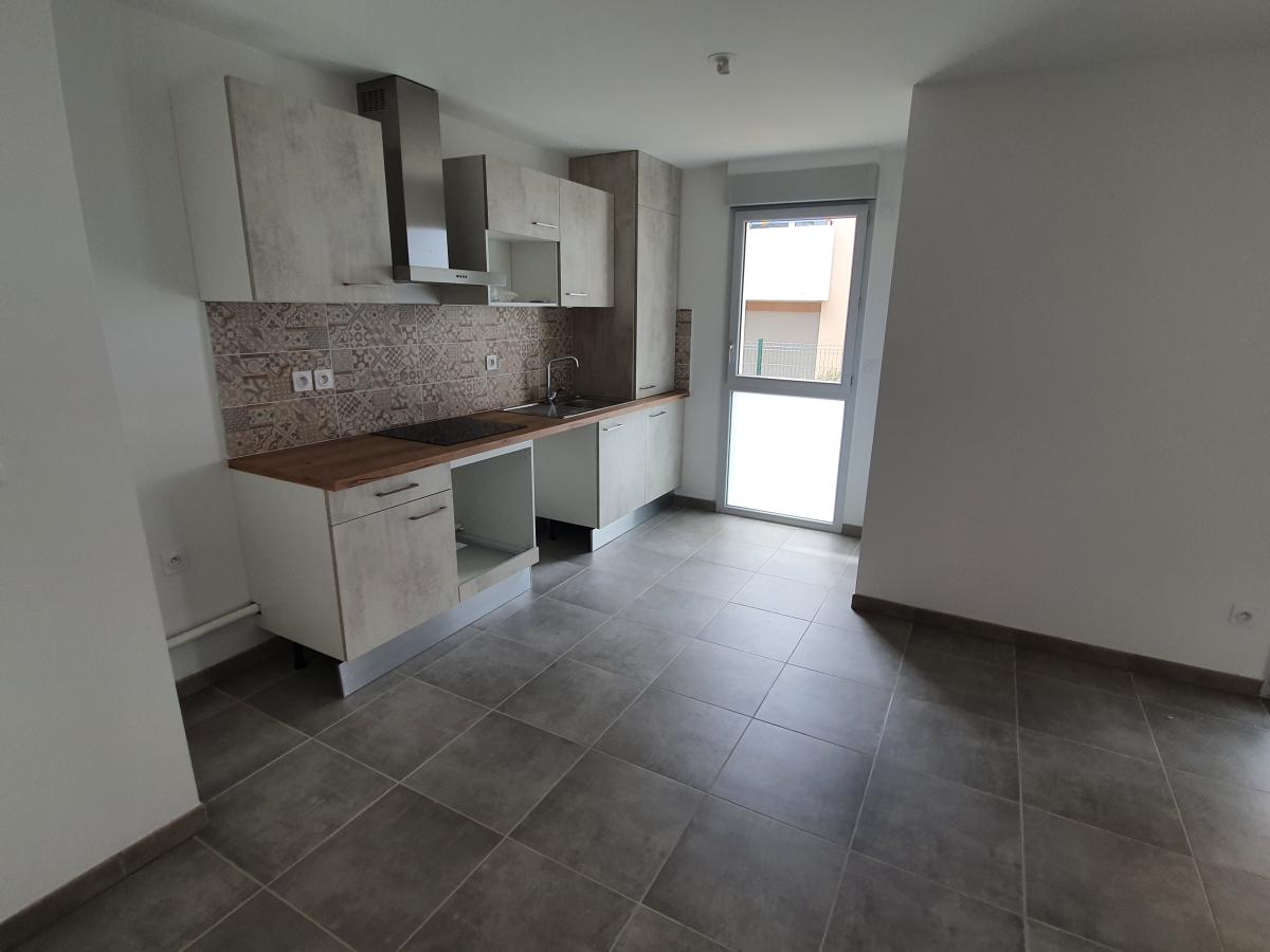 
																																							3 pièces - 
																																						RDC - 65m² - 758,83 € - Photo #3
