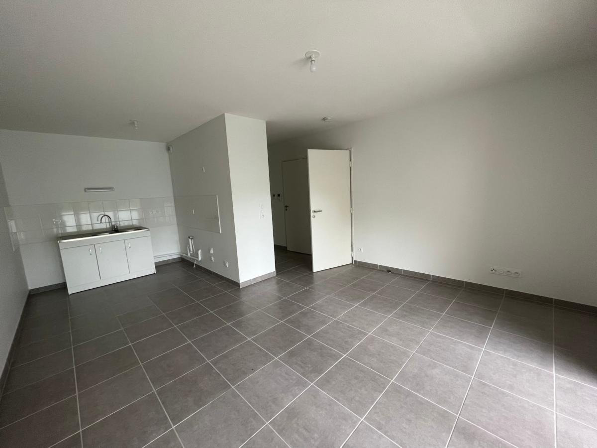 
																																							2 pièces - 
																																						1er étage - 44m² - 647,34 € - Photo #2