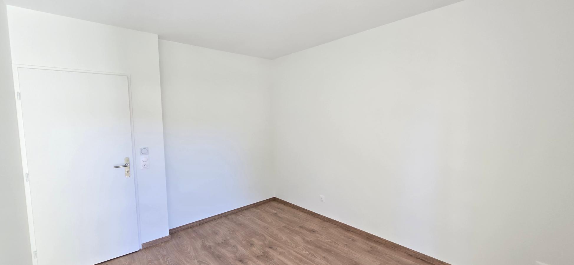 
																																							3 pièces - 
																																						RDC - 64m² - 894,46 € - Photo #4