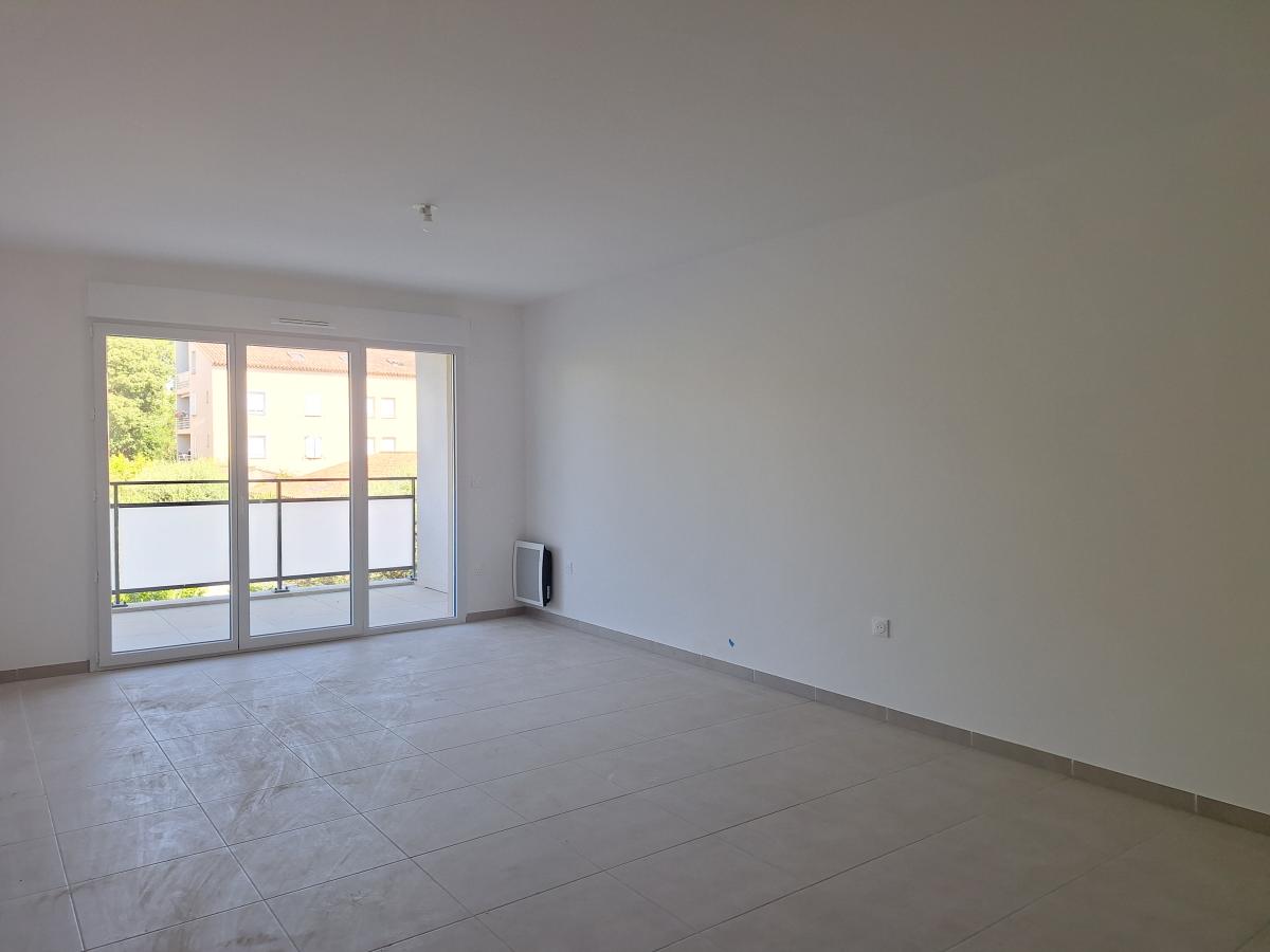 3 pièces - 1er étage - 68m² - 858,63 € - Photo #3