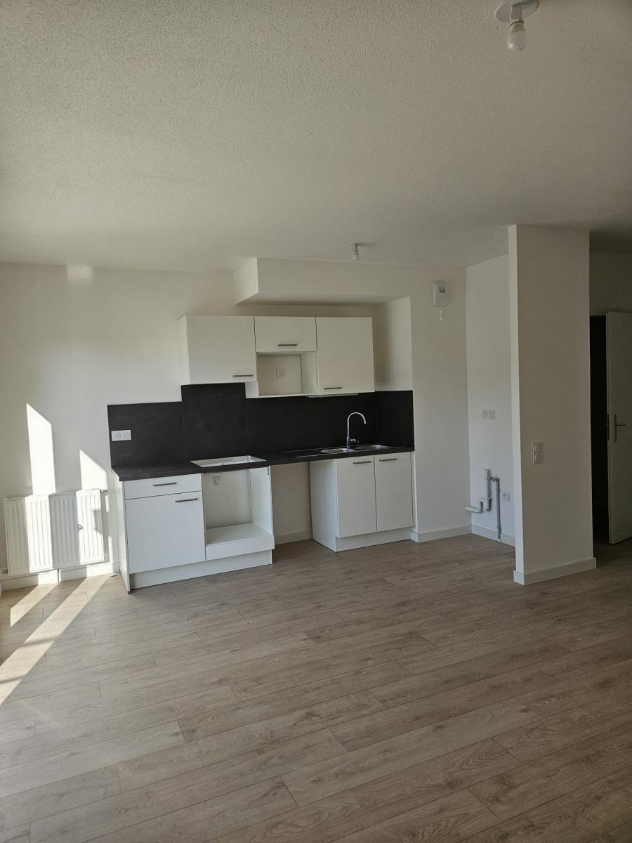 
																																							3 pièces - 
																																						3ème étage - 67m² - 936,17 € - Photo #2