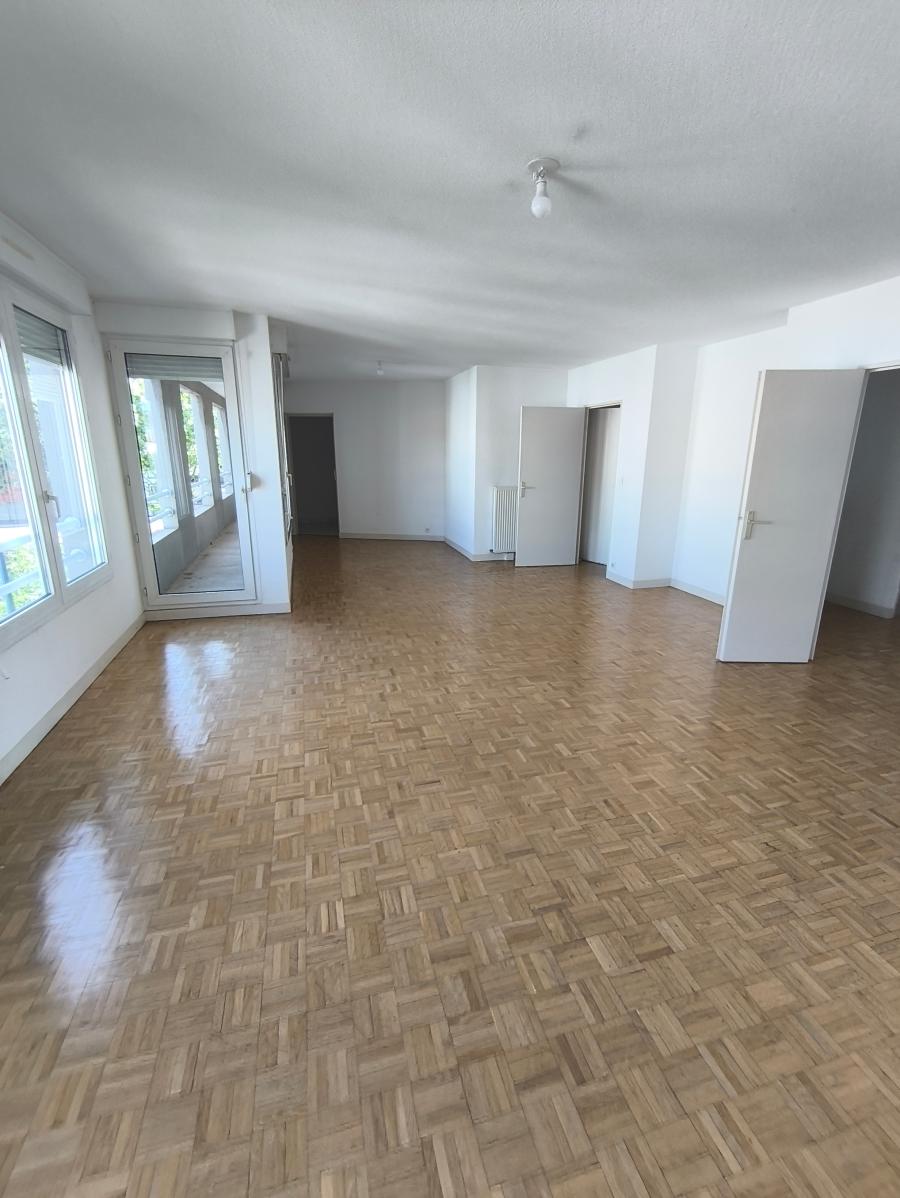 6 pièces - 3ème étage - 170m² - 270 000 € - Photo #0