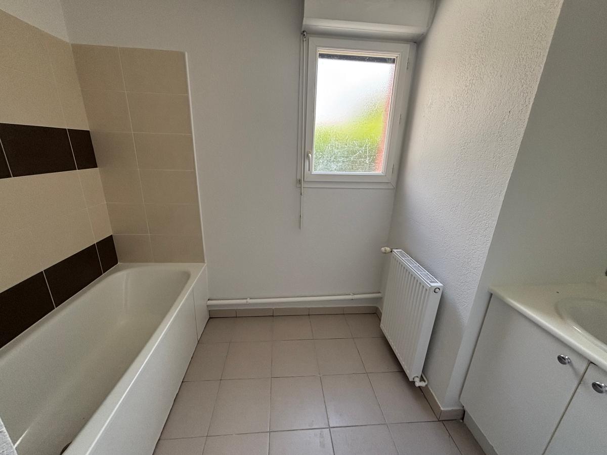 
																																							3 pièces - 
																																						RDC - 57m² - 782,39 € - Photo #4