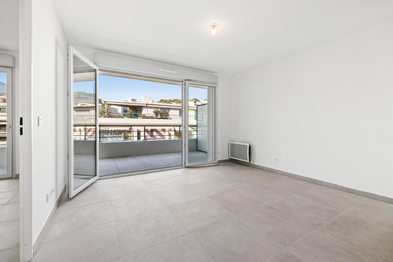 
																																							2 pièces - 
																																						3ème étage - 40m² - 1 055,31 € - Photo #2