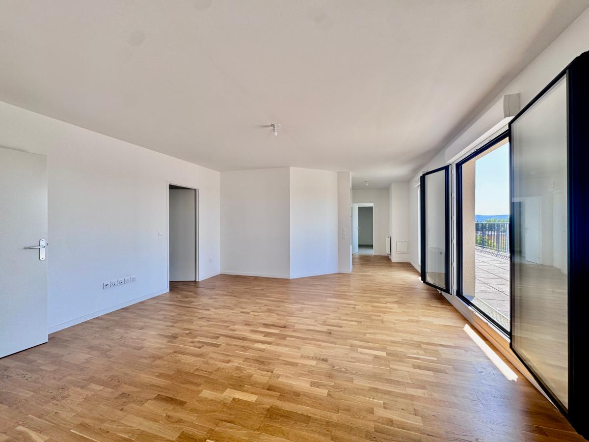 3 pièces - 4ème étage - 82m² photo 2