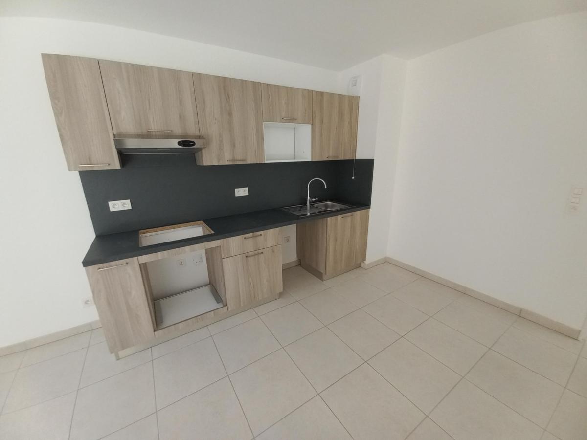 4 pièces - 1er étage - 79m² - 1 311,98 € - Photo #3
