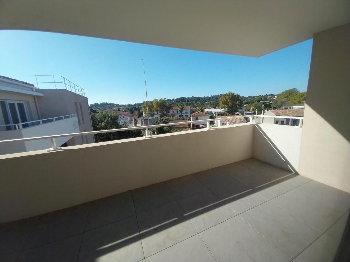 
																																							4 pièces - 
																																						3ème étage - 91m² - 1 350,07 € - Photo #3