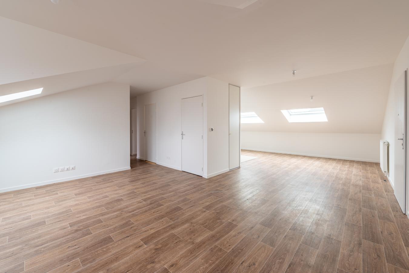 
																																							3 pièces - 
																																						2ème étage - 77m² - 1 197,96 € - Photo #1