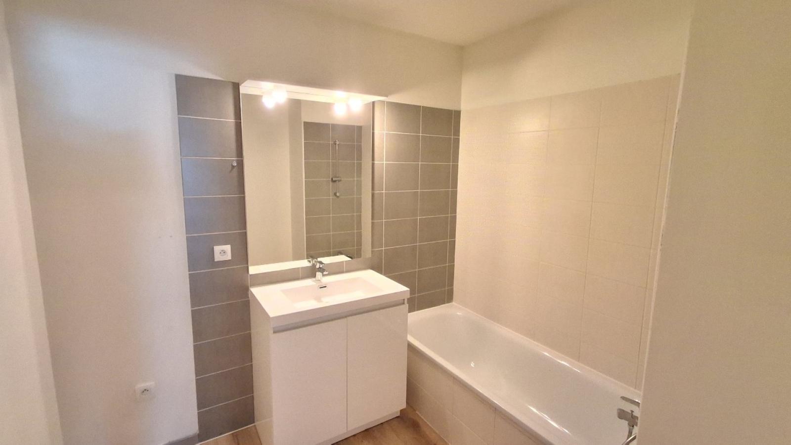 
																			3 pièces - 
																		6ème étage - 62m² - 937,49 € - Photo #6