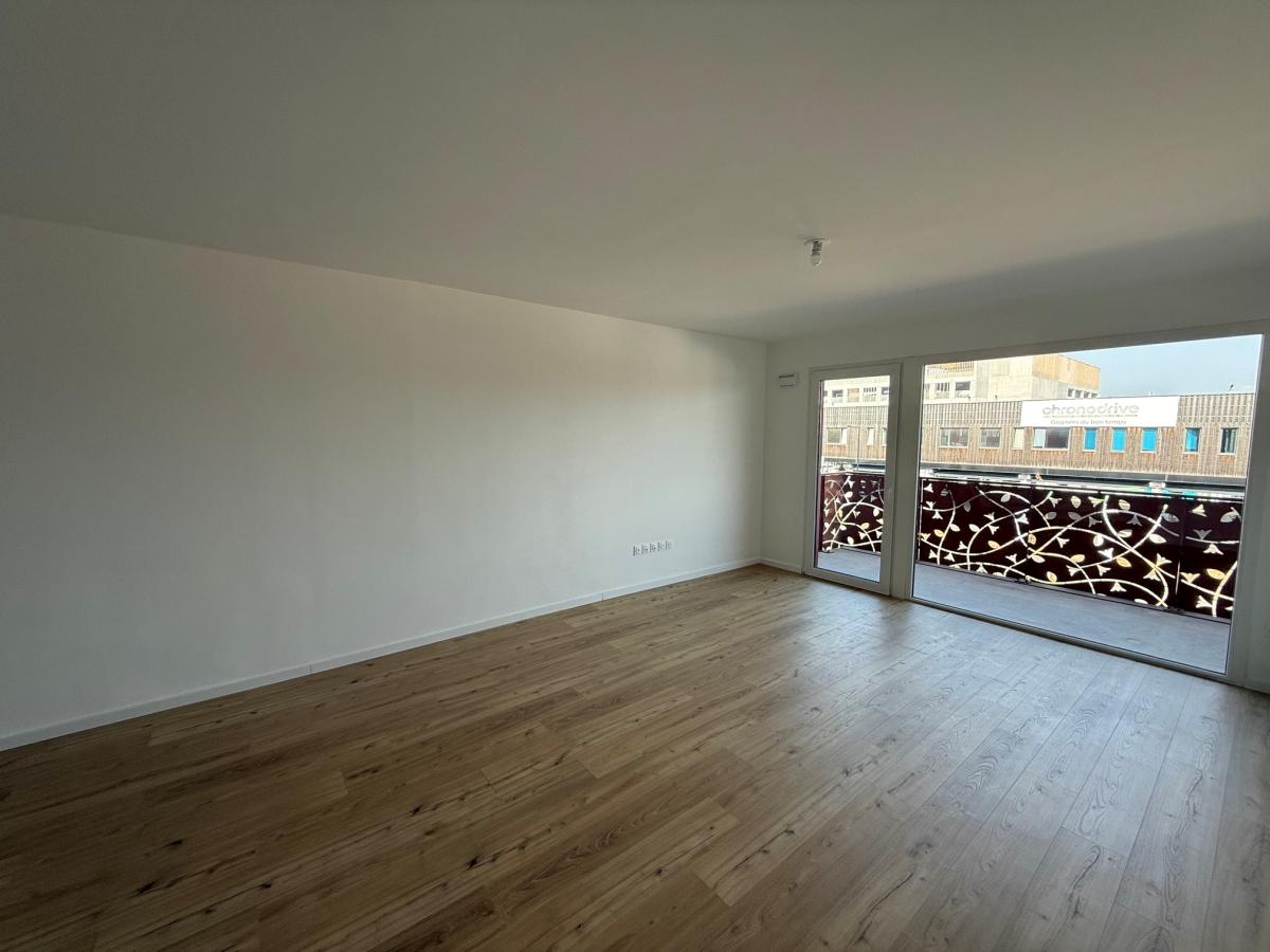 2 pièces - 4ème étage - 51m² - 677,74 € - Photo #2