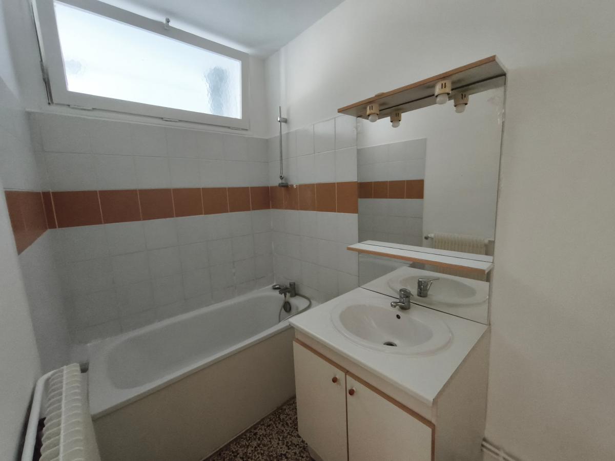 
																																							5 pièces - 
																																						RDC - 91m² - 300 000 € - Photo #6