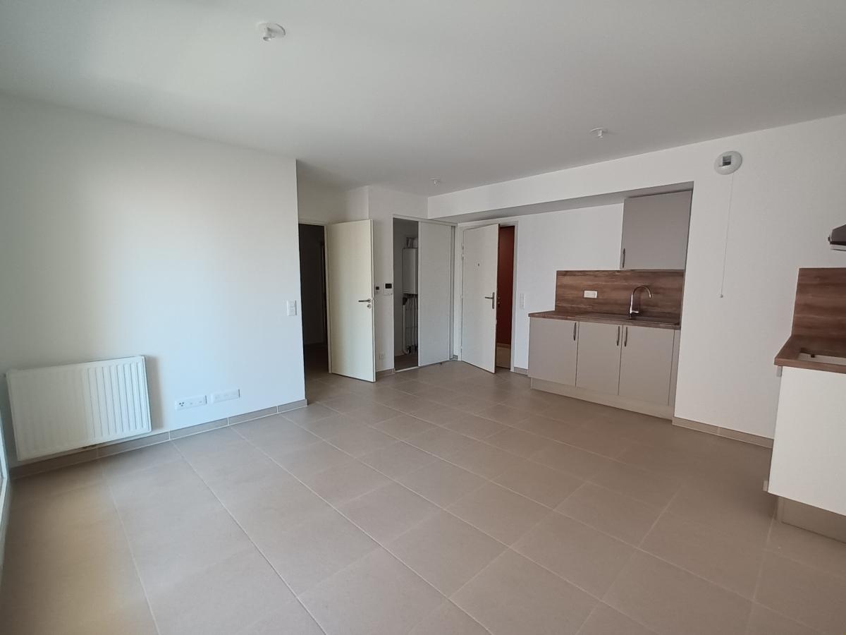 2 pièces - 4ème étage - 41m² - 741,33 € - Photo #3