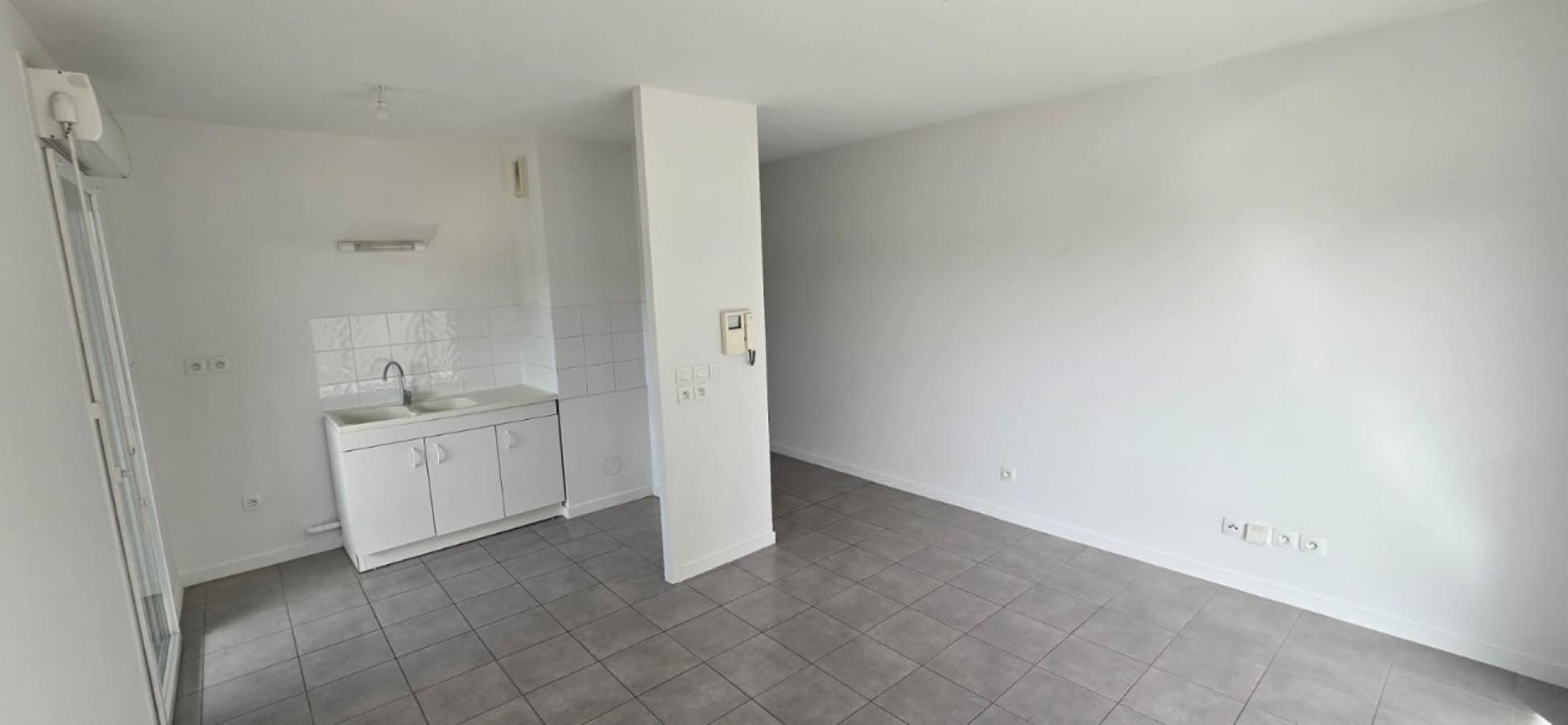 2 pièces - 8ème étage - 43m² - 834,37 € - Photo #1