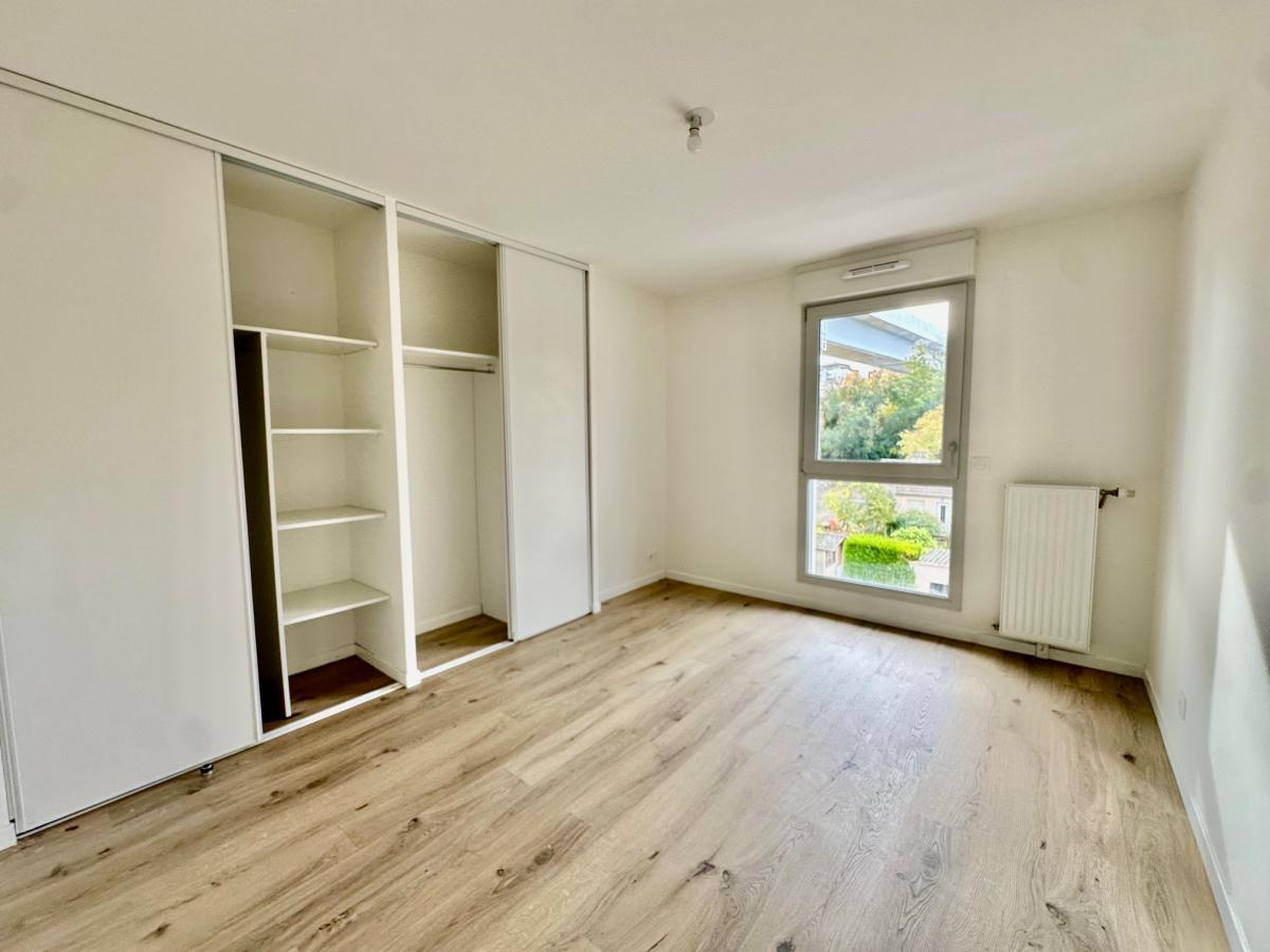 
																																							2 pièces - 
																																						2ème étage - 47m² - 1 085,76 € - Photo #2