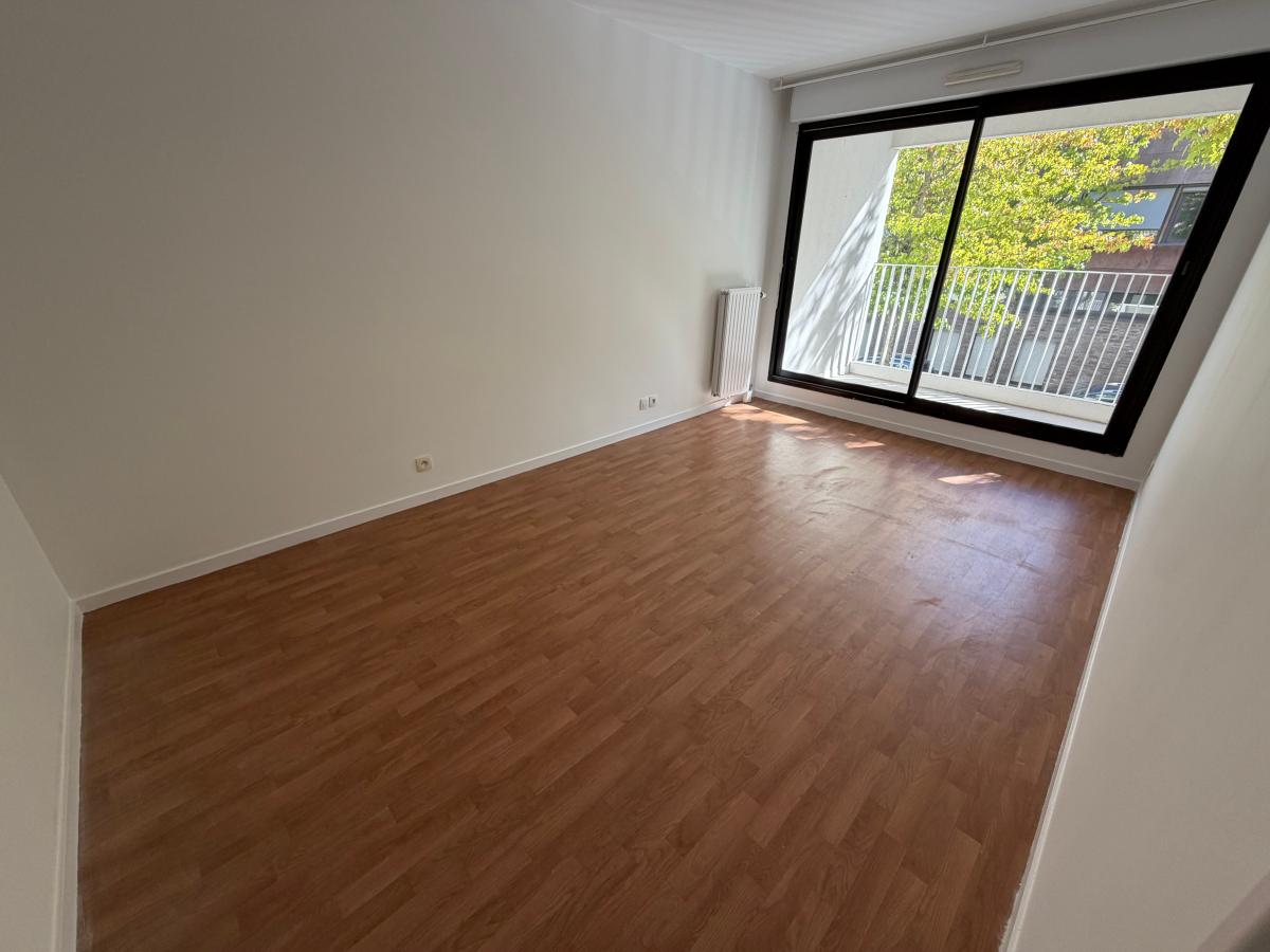 
																																							3 pièces - 
																																						1er étage - 68m² - 802,20 € - Photo #4
